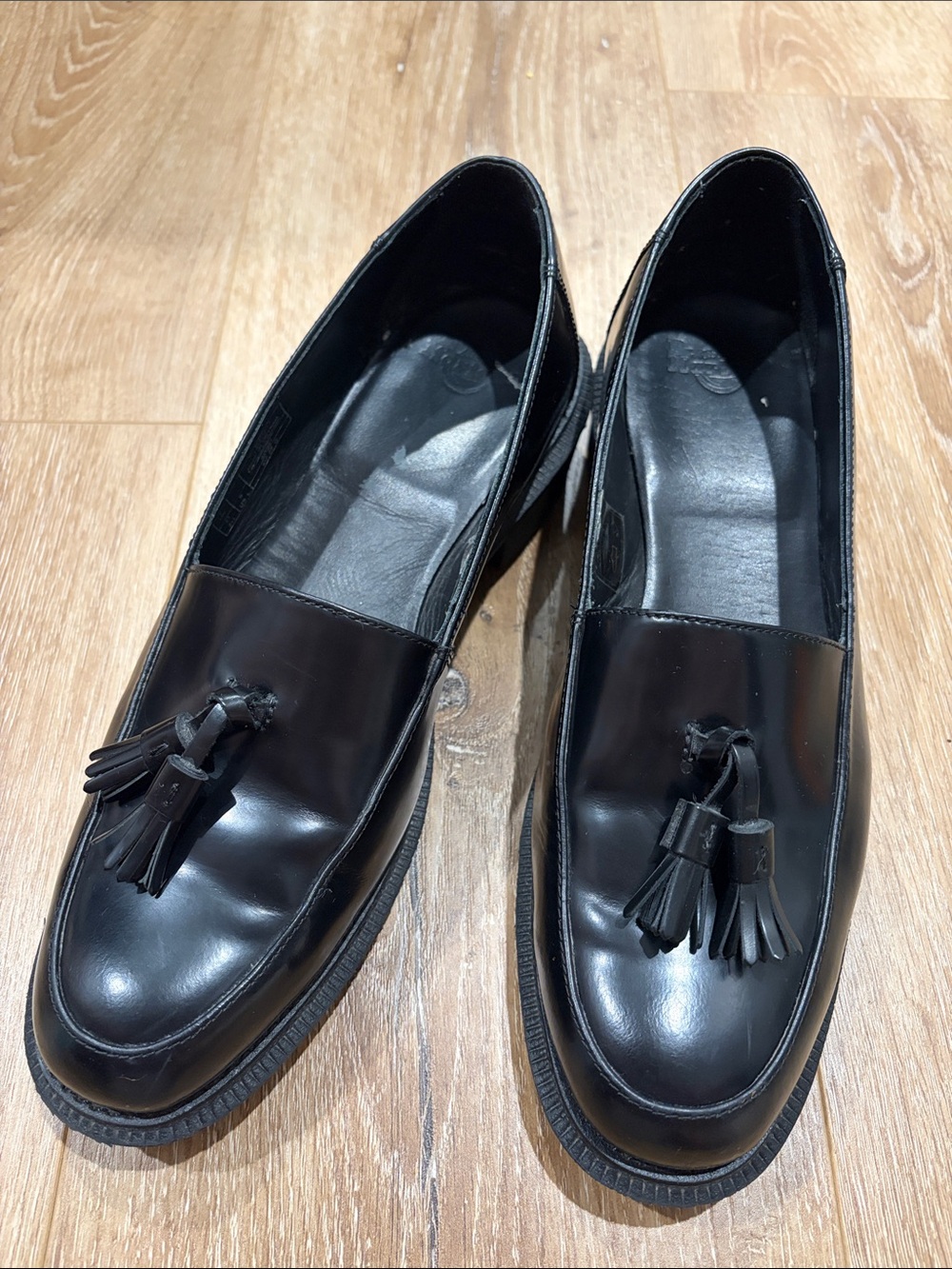 Dr. Martens Favilla Black Wax Smooth Loafer with Tassels, size US 9L